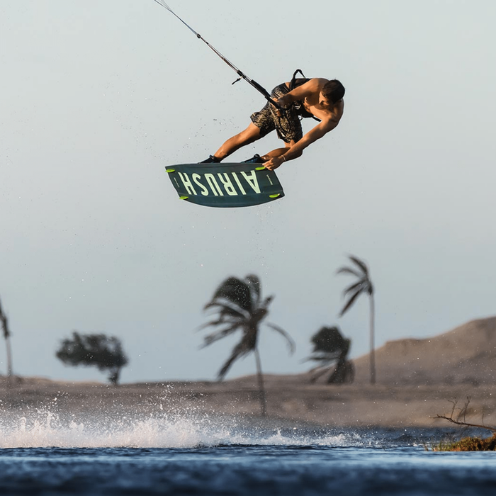 Airush Livewire V7 Board, AIRUSH,KITEBOARDING GEAR ALL - TWINTIPS