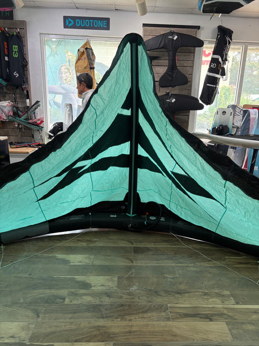 2025 Naish Pivot Kite Teal 14m Used