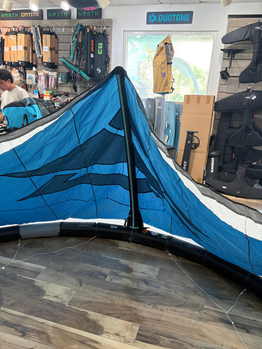 2025 Naish Pivot 9m Kite Used (Blue)