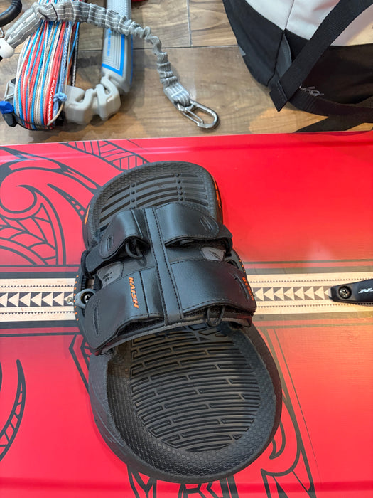 Naish Triad 9m Kite & Naish Hero 130 Kite board Complete Kiteboarding Package Used