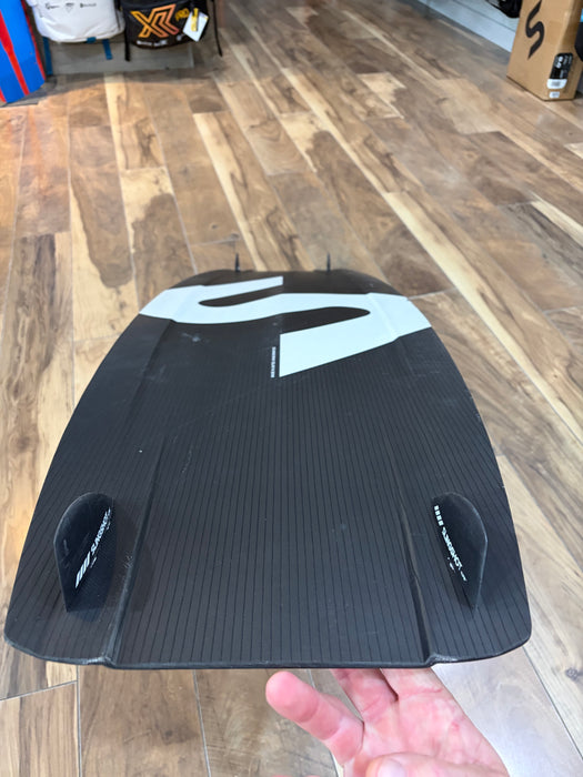 Slingshot Era V1 136 Kiteboard Used Complete Dually V7 straps Used