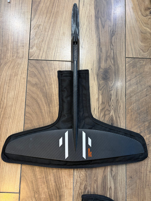 Slingshot One-Lock Tail Wings Verse 270 used foil set with black tail wings and mounting hardware