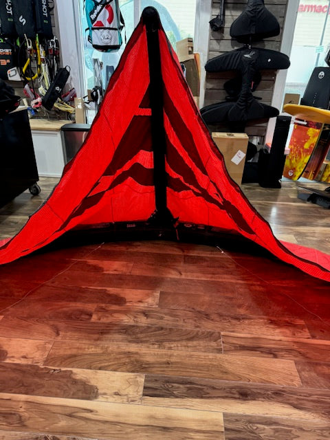 Naish 24/25 Triad 10m Kite Red USED