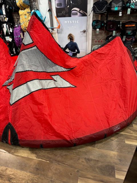 Naish 24/25 Triad 10m Kite Red USED