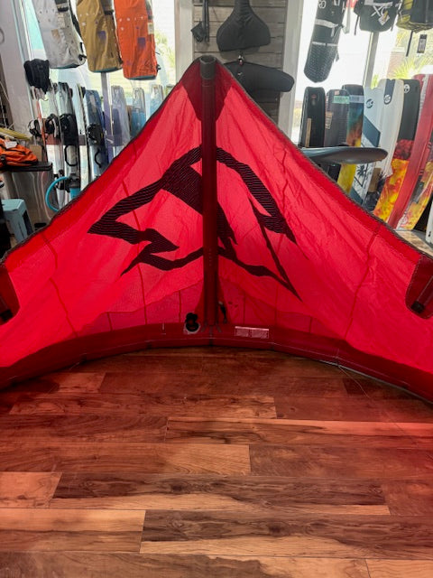 2021 North Reach 8m Kite Used Red
