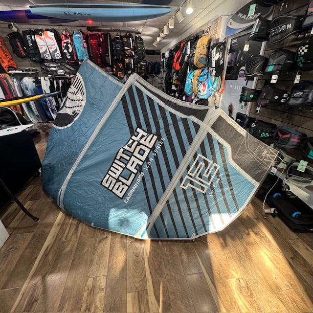 Cabrinha Switchblade 12m Used with Spectrum kiteboard Complete Package