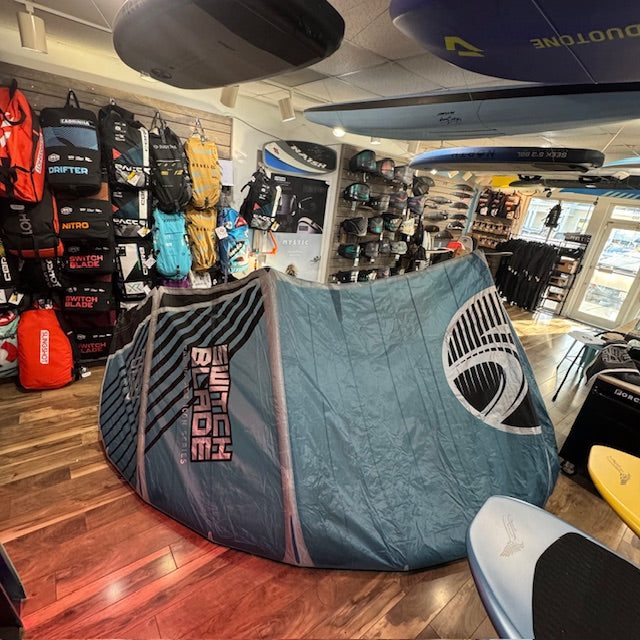Cabrinha Switchblade 12m Used with Spectrum kiteboard Complete Package