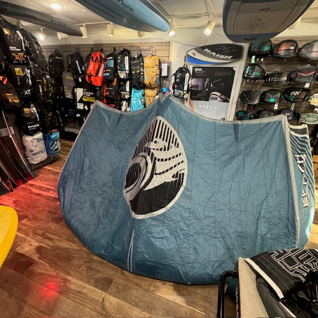 Cabrinha Switchblade 12m Used with Spectrum kiteboard Complete Package