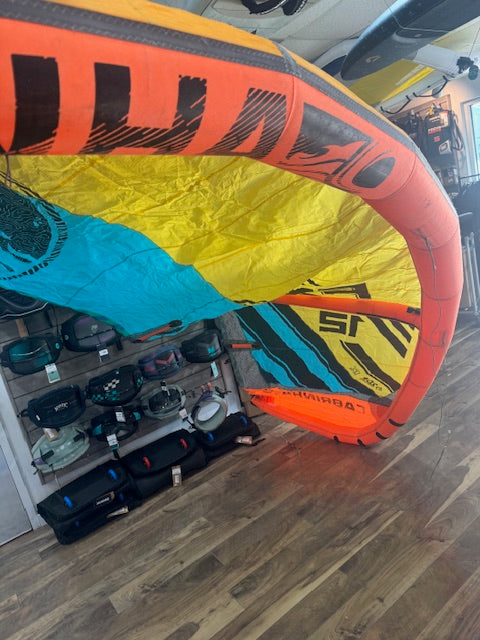 Cabrinha FX12m Used with new Airush Apex 142cm Complete Kiteboarding Package