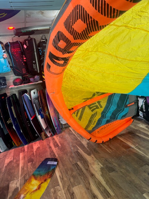Cabrinha FX12m Used with new Airush Apex 142cm Complete Kiteboarding Package