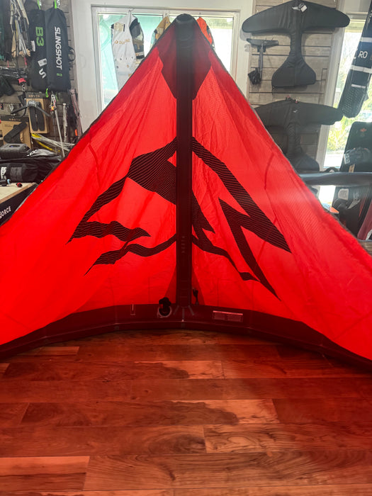 2021 North Reach 12m Kite Used Red
