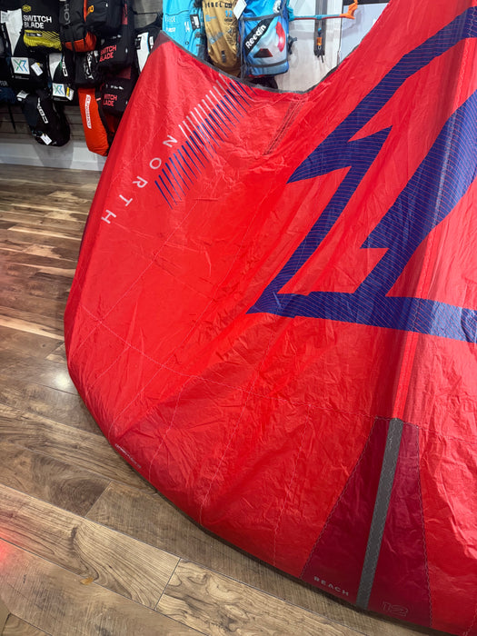 2021 North Reach 12m Kite Used Red