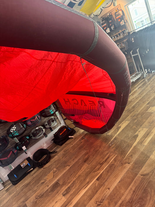 2021 North Reach 12m Kite Used Red