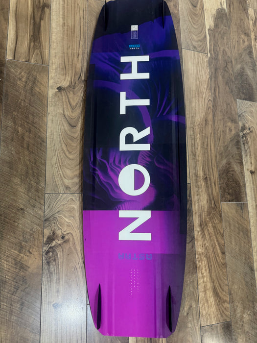 2025 North Astra 139 Kiteboard Complete  Flex Pro Medium Used, NORTH,USED GEAR - Boards