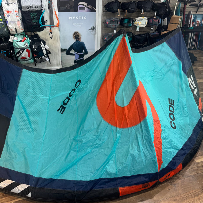 2025 Slingshot Code V2 12m Kite Used