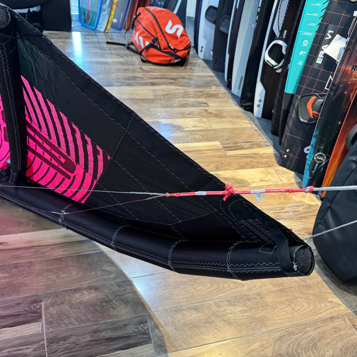 2025 North Orbit 7m Kite Used Red