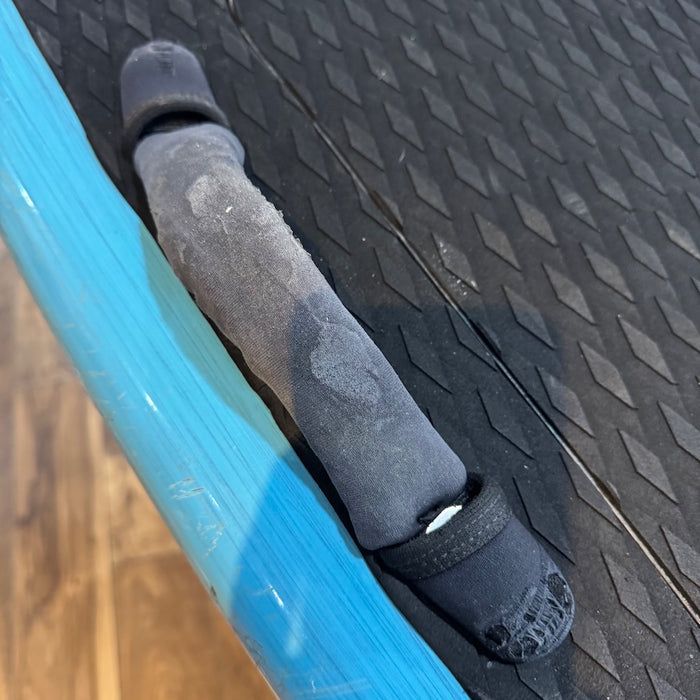 Used lift e foil 5'4" weathered neoprene board handle