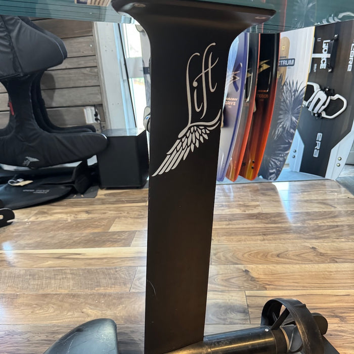 Used lift e foil 5'4" 28" mast