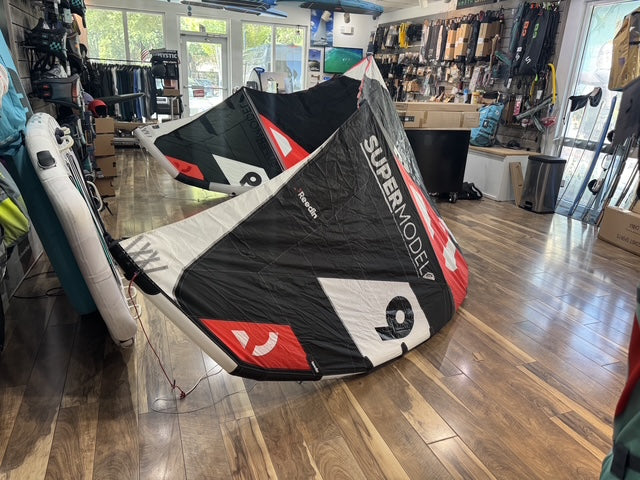 2022 Reedin Supermodel Kite V3 9m Used
