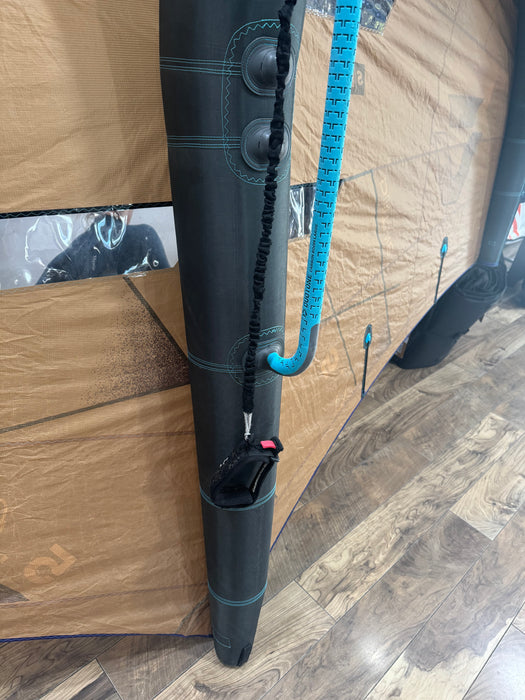 Used Duotone Unit SLS 5.0 Sand wing with large 96cm boom