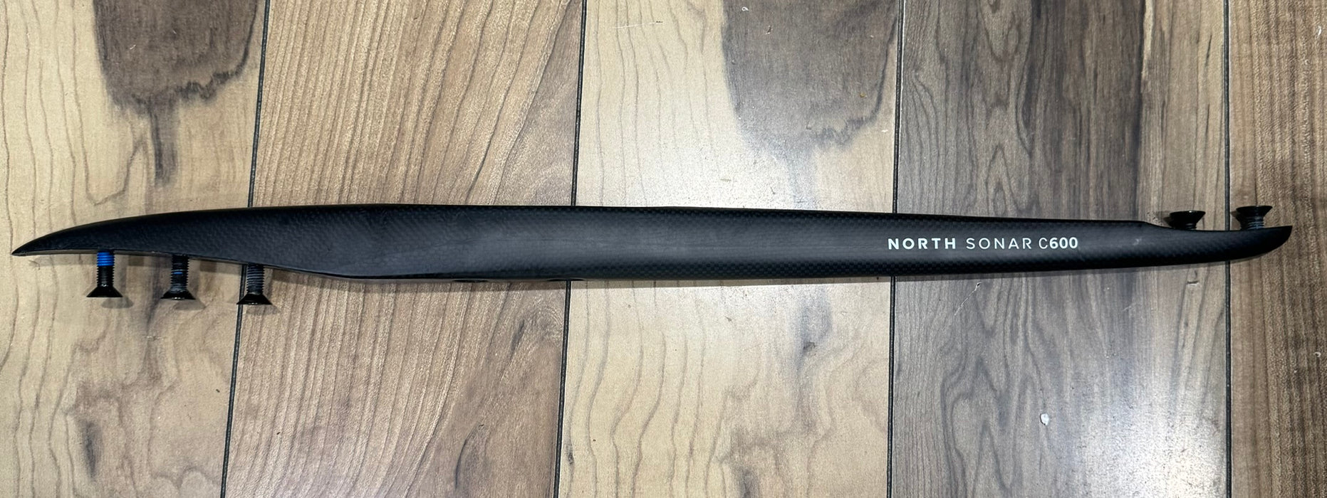 North Sonar Carbon C600 fuselage used foil set shown in detail