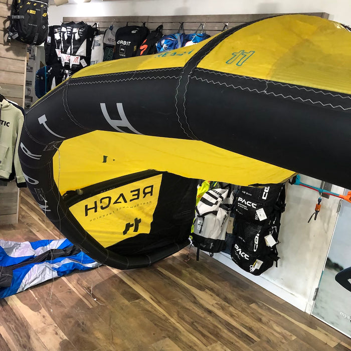 2024 North Reach 11M Kite Used Yellow