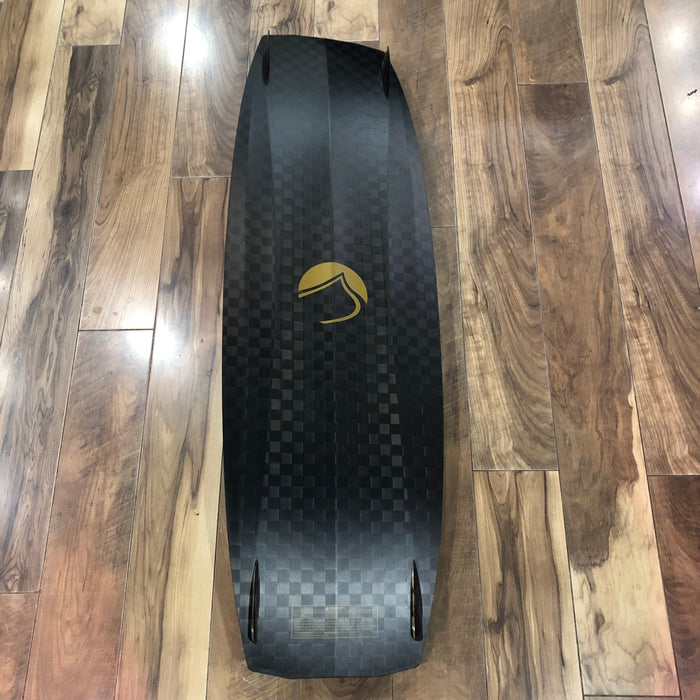Liquid Force Absolute 136 TT Carbon Kiteboard Used Complete
