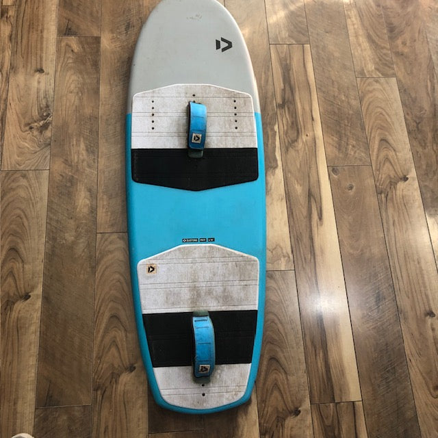 Duotone Pace 4'10" Kite foil board & Duotone Foil 950 front 215 back carbon , Mast AL 60 Fuse Al 70