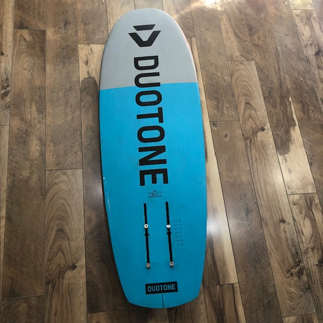 Duotone Pace 4'10" Kite foil board & Duotone Foil 950 front 215 back carbon , Mast AL 60 Fuse Al 70
