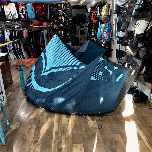 Liquid Force Wow V4 9m Kite Used, LIQUID FORCE,USED GEAR - Used kites for sell