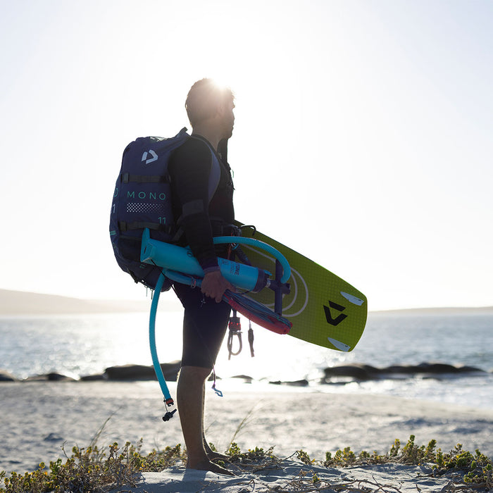 Duotone 2026 Gonzales TT twin-tip kiteboarding board with adjustable Mono Click Bar for all-level kite surfers.
